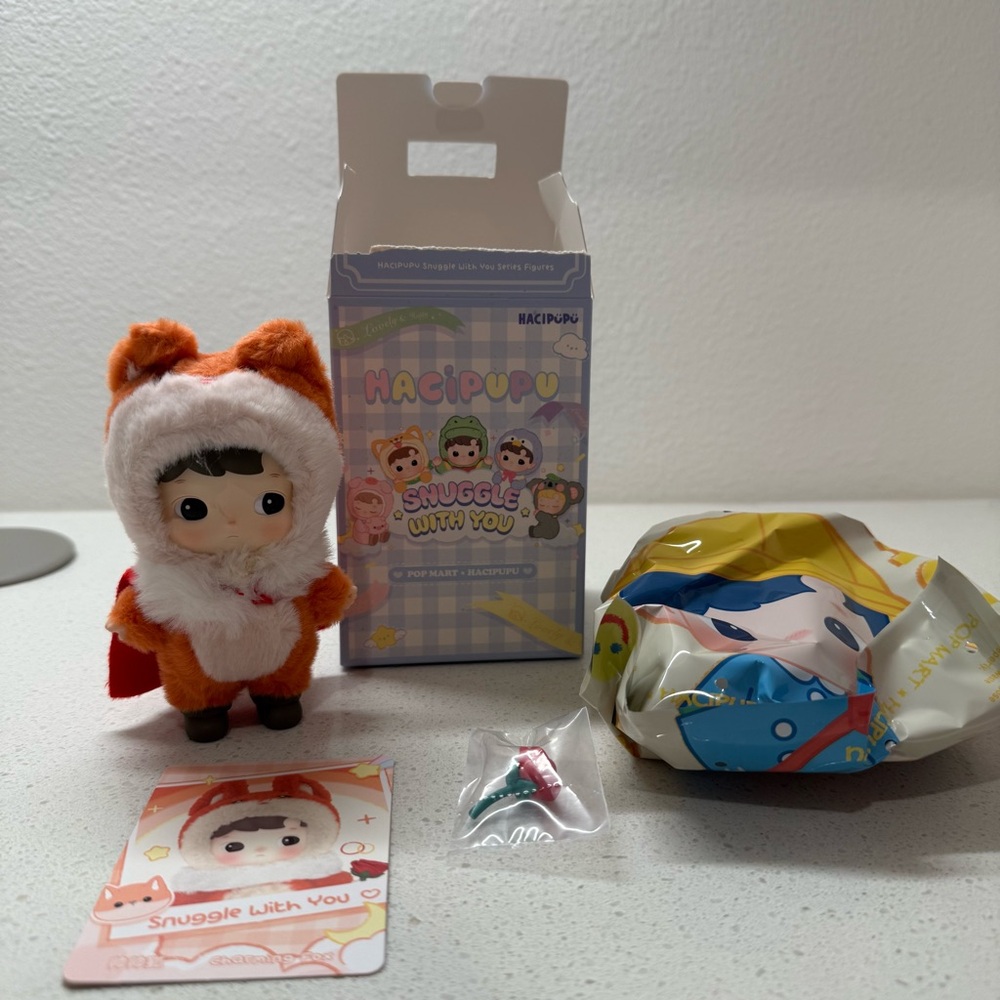 Hacipupu Snuggle with You Figurine - Charming Fox